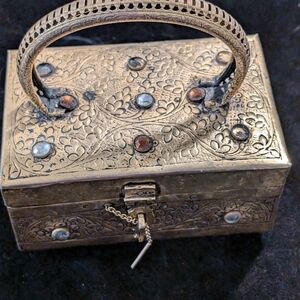 Vtg hammered brass trinket box signed